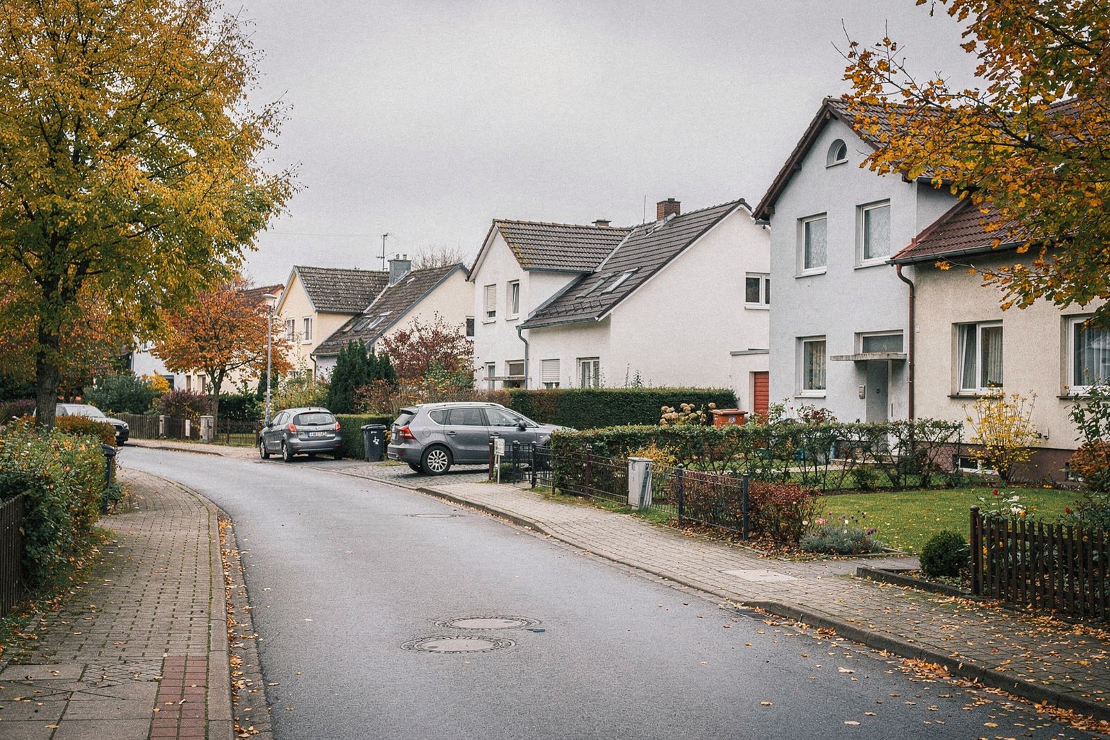 Symbolbild: Einfamilienhaus mit Garten in einem Siedlungsgebiet